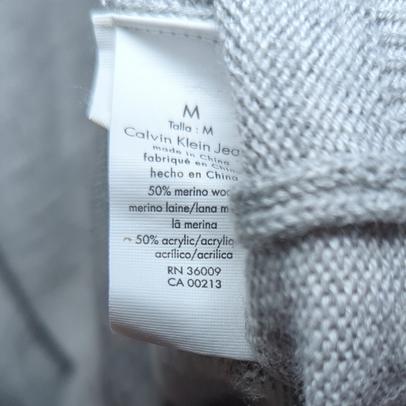 Calvin Klein Light Gray V-Neck Sweater Merino Wool Blend Women's Size M - Picture 3 of 5